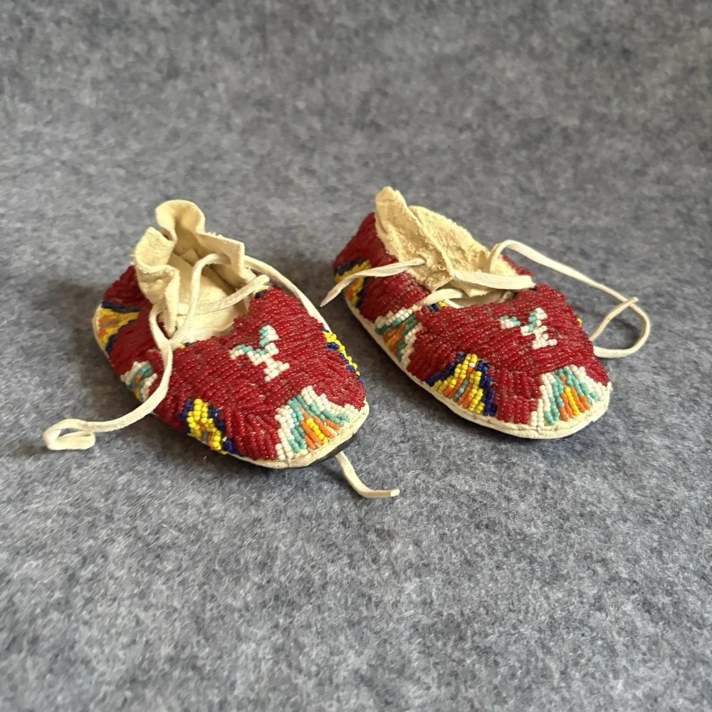 Vintage Cheyenne Moccasins Native American Infant‎ Child Size Fully Beaded Red